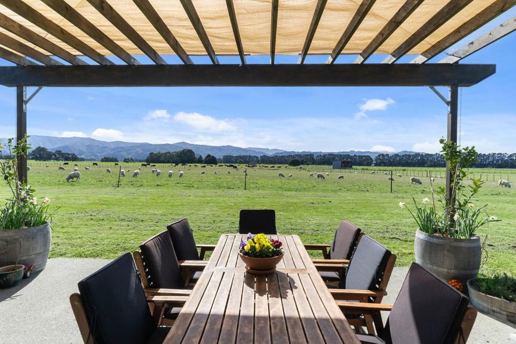 The Modern Farmstead - Greytown Accommodation Exterior photo